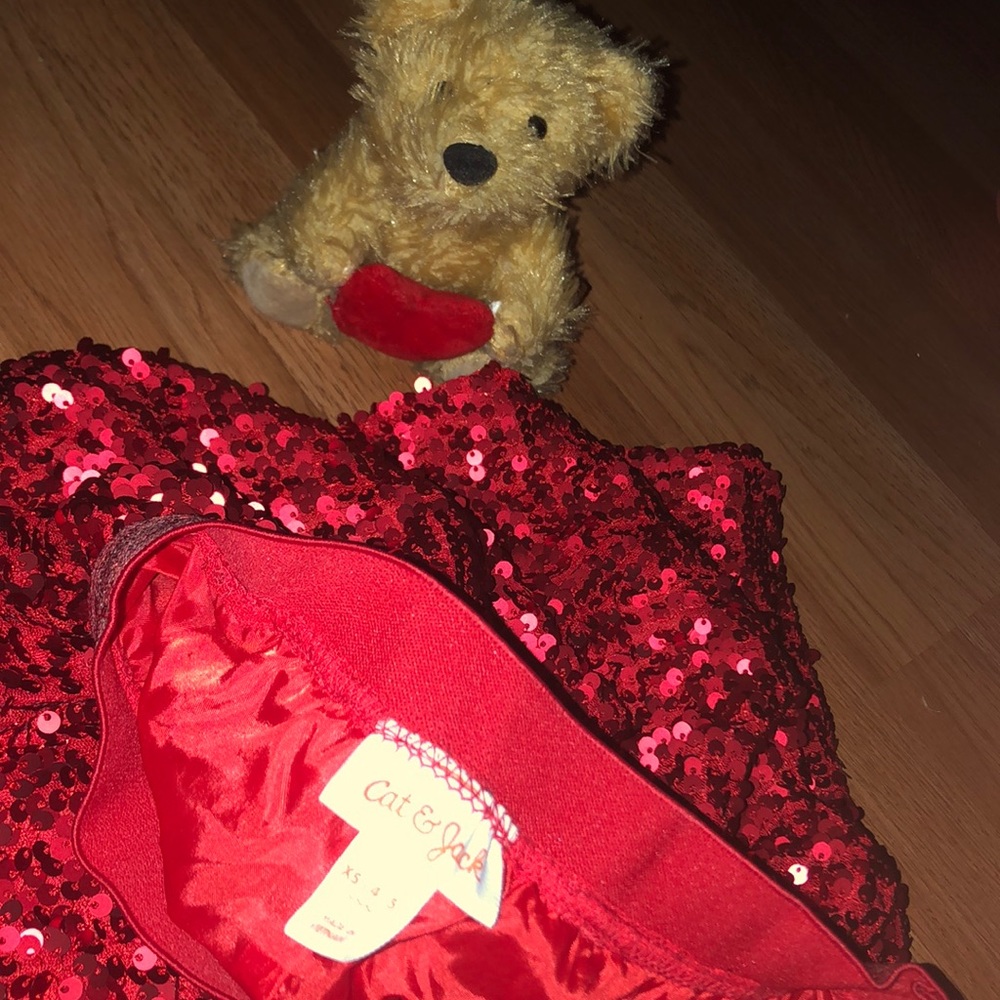 Red skirt - Picture 3 of 3